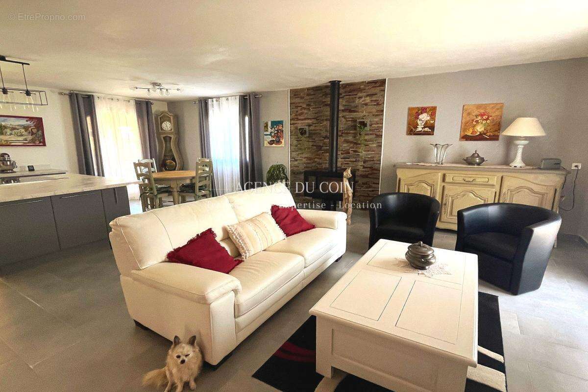 83490 le muy - maison de plain pied entierement meublee avec - photo 3