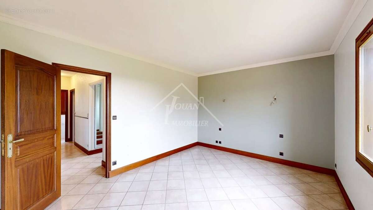 Maison à DOMPIERRE-SUR-BESBRE