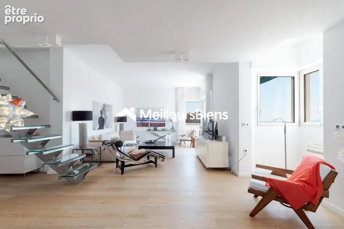 Cannes bas Montfleury : Duplex en penthouse avec grand roof-top et très belle vue mer - photo 10