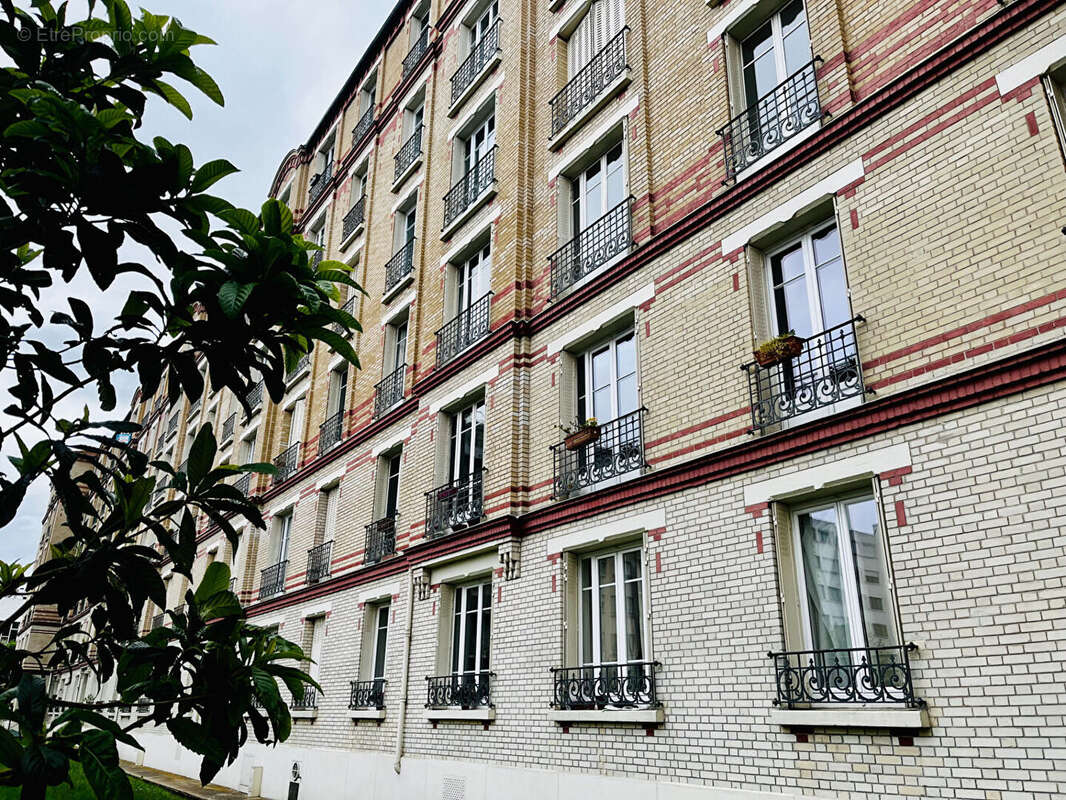 Appartement à COURBEVOIE