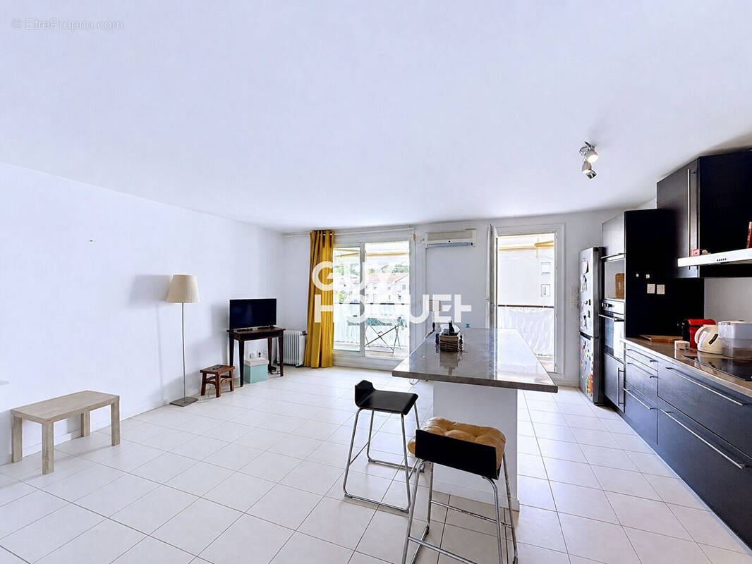 Appartement à MOUANS-SARTOUX