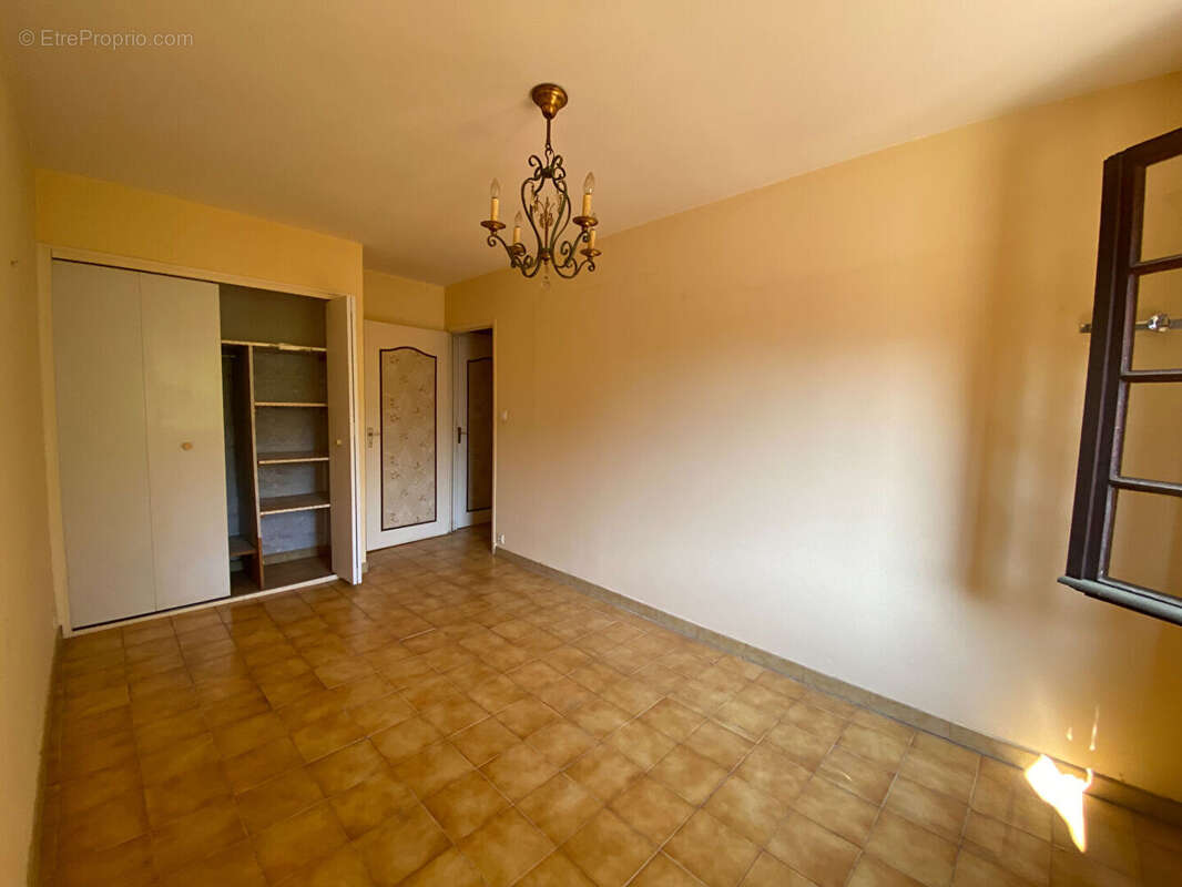 A VENDRE La Seyne Sur Mer Fabregas, VILLA  4 pièce(s) 111.5m2 de plain pied  AVEC GARAGE ET JARDIN - photo 14