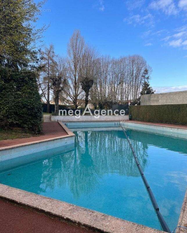 Appartement à MAREIL-MARLY