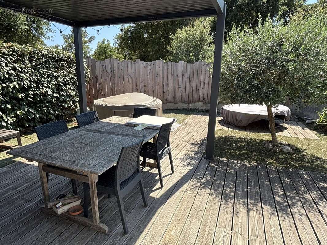 Maison à ROQUEBRUNE-SUR-ARGENS