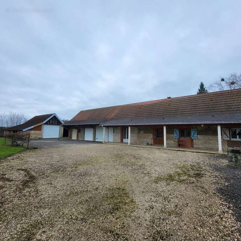 Maison à SAINT-GERMAIN-DU-BOIS