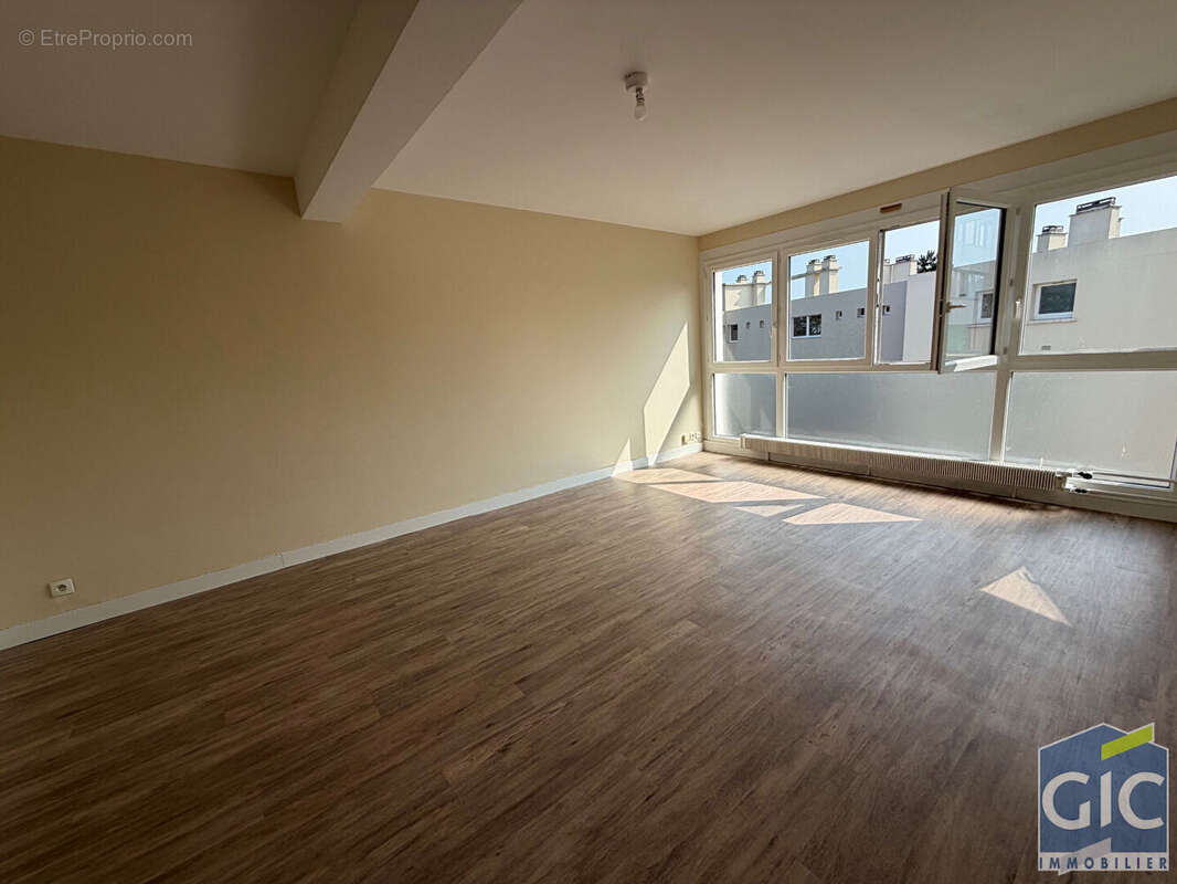 A vendre en exclusivite gic-bi un 3pp rénové a herouville grand parc - photo 2