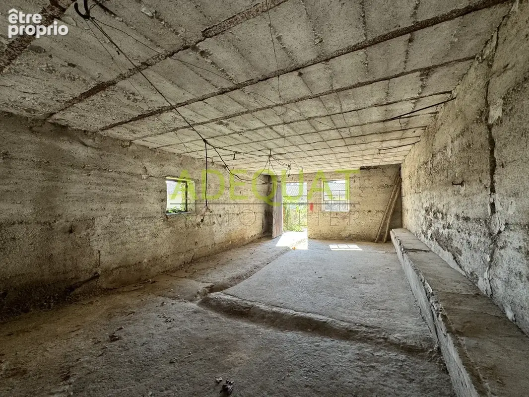 St victor de morestel, grange a renover 200m2 planchers - photo 3