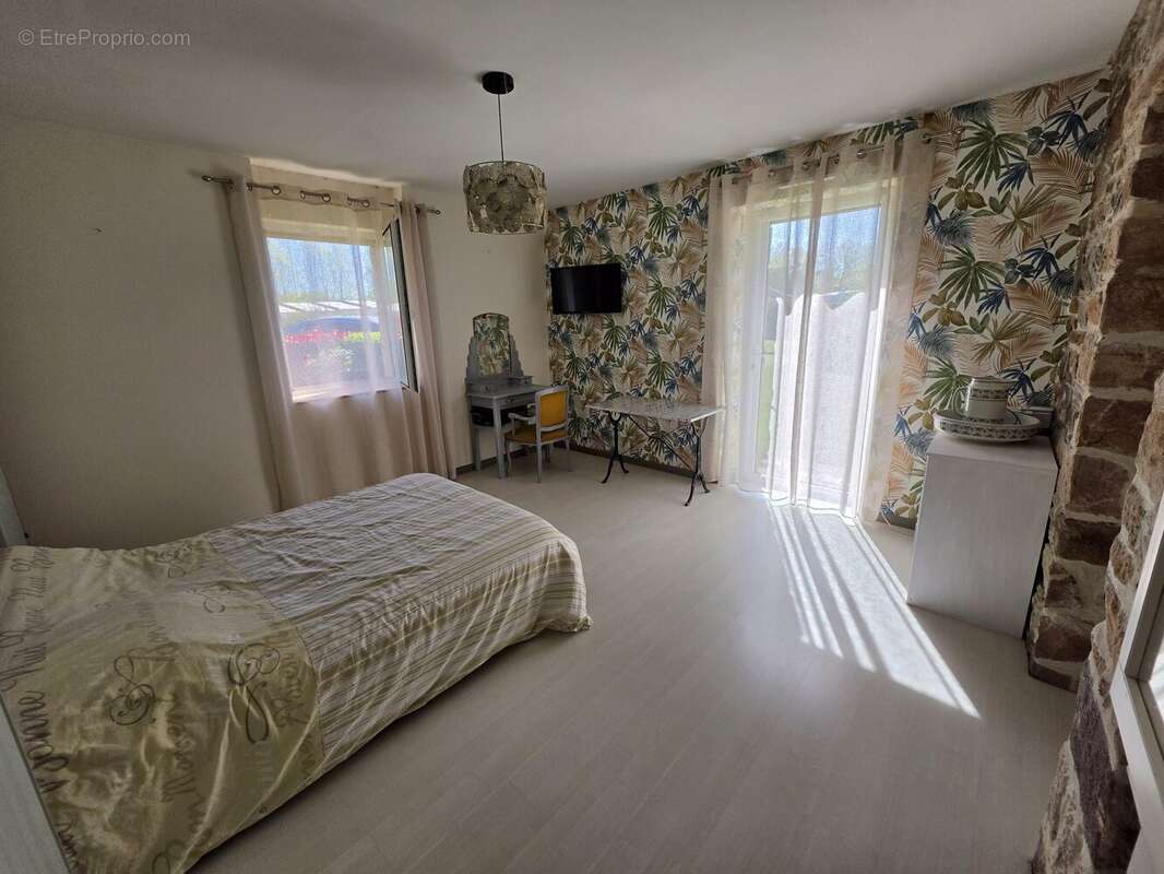 Maison à HENANBIHEN