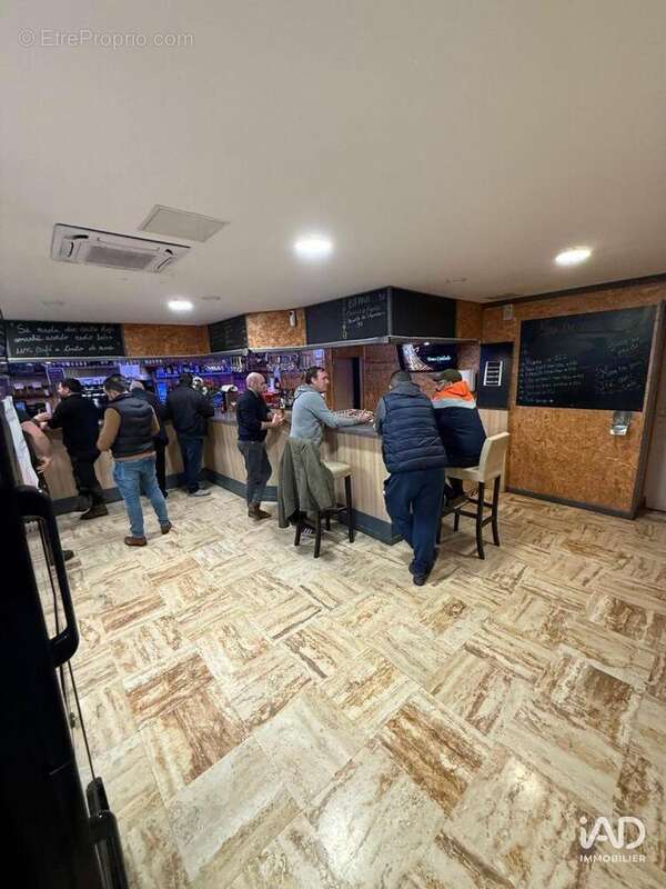 Photo 2 - Commerce à COIGNIERES