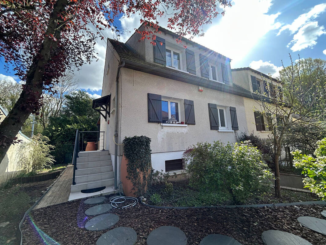Maison à TREMBLAY-EN-FRANCE