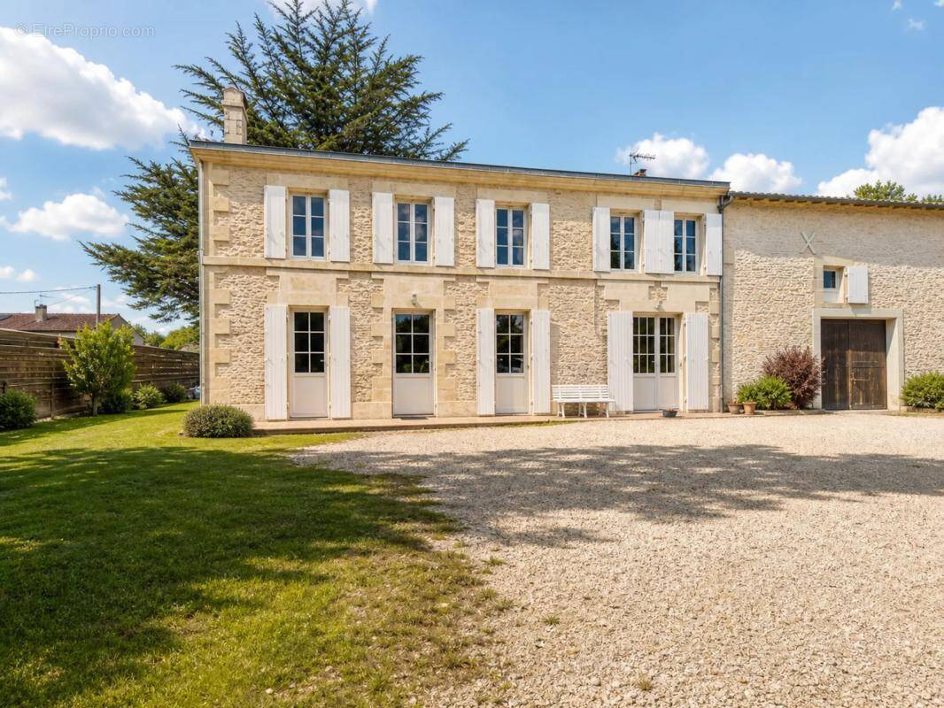 Maison à SAINT-SYMPHORIEN