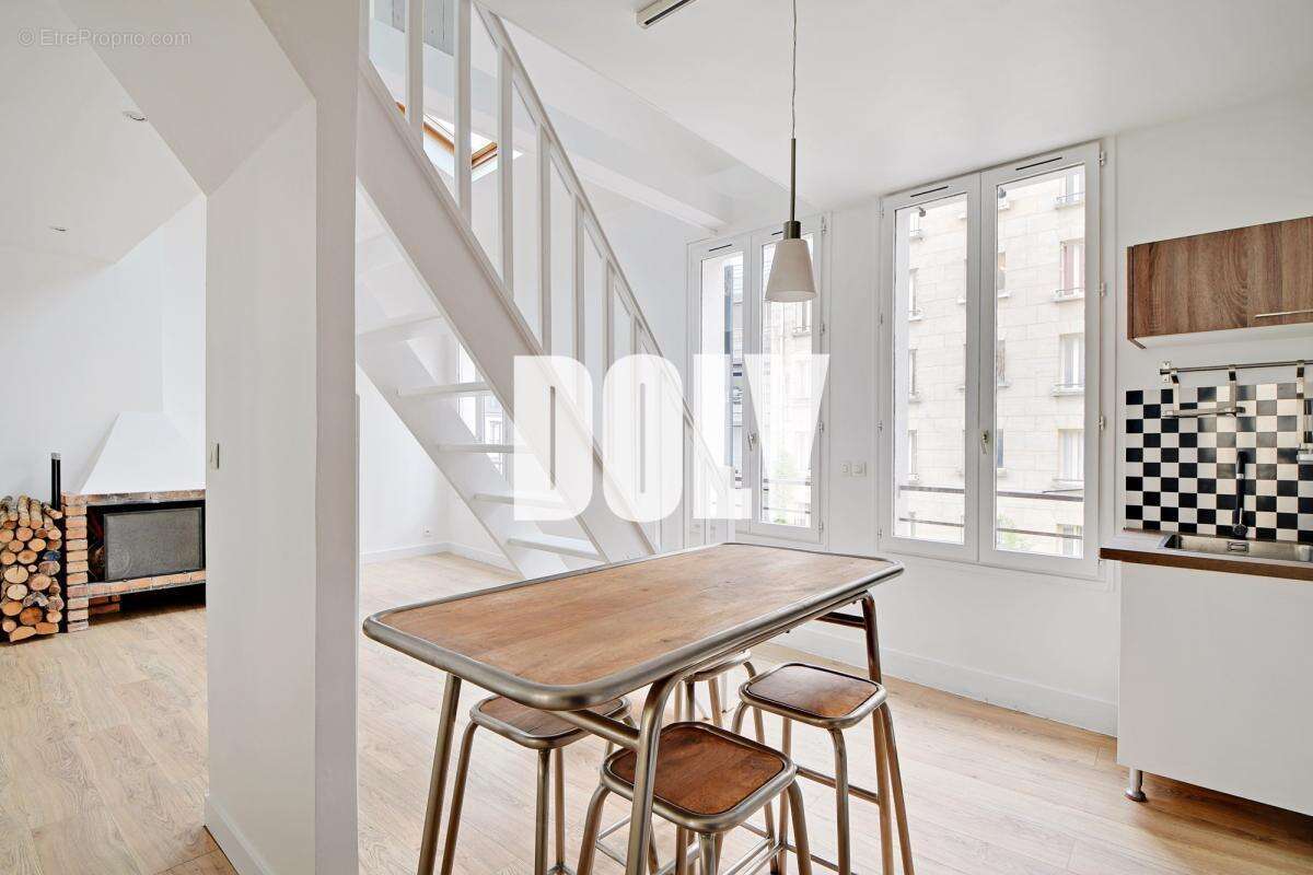 Appartement à PARIS-16E