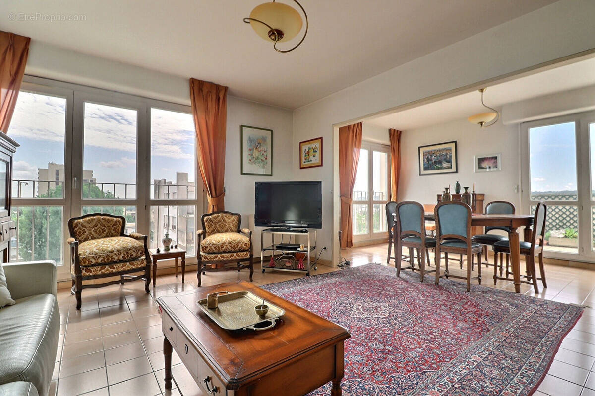 Appartement à LE PLESSIS-BOUCHARD