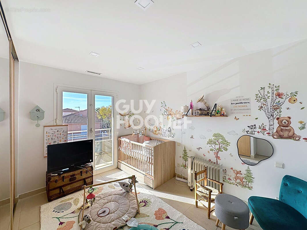 Maison à SAINT-LAURENT-DE-LA-SALANQUE