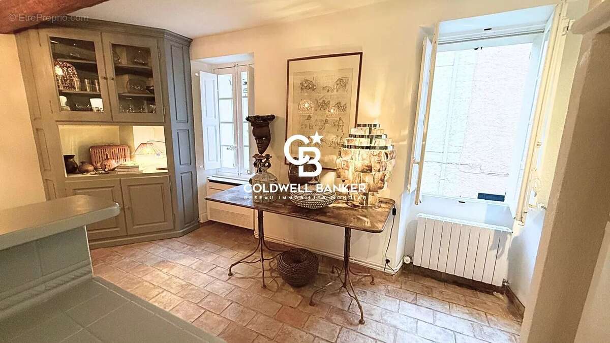 Maison de caractère avec garage et terrasse tropézienne plein sud - photo 4