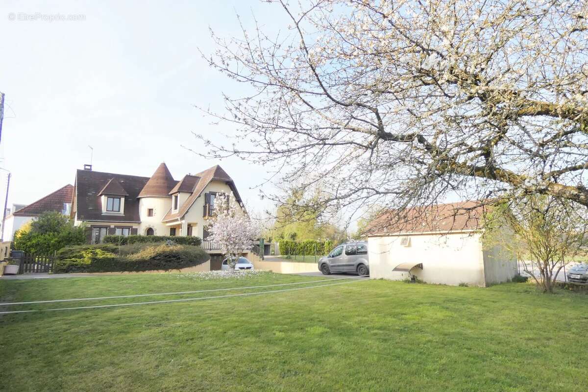 Maison à MONTCHANIN