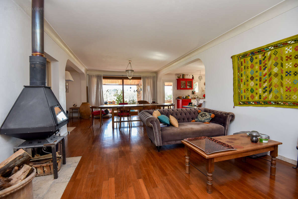 Maison à VILLECROZE