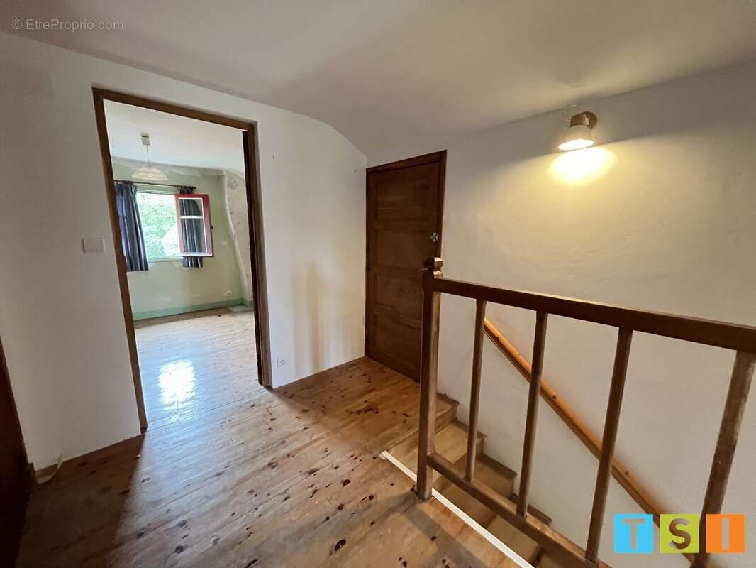 Maison à MONTREJEAU