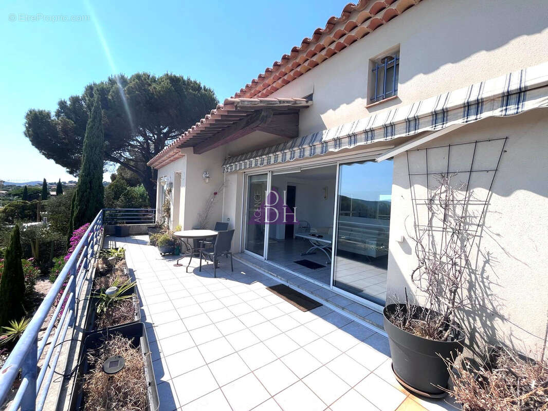 Appartement à BORMES-LES-MIMOSAS