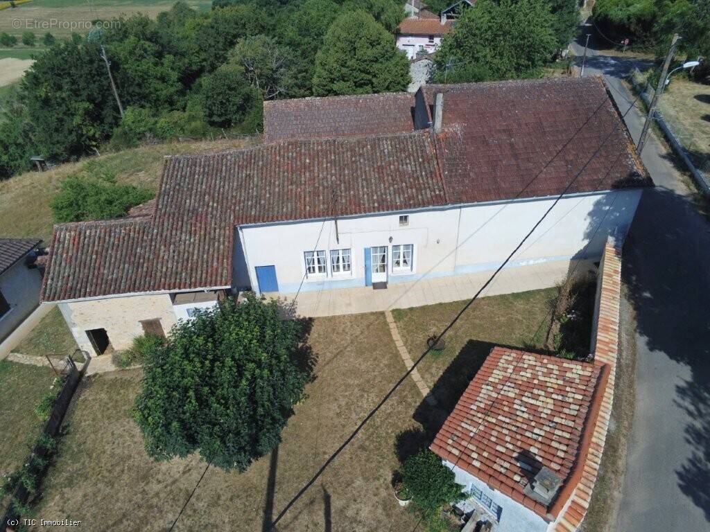 Maison à RUFFEC