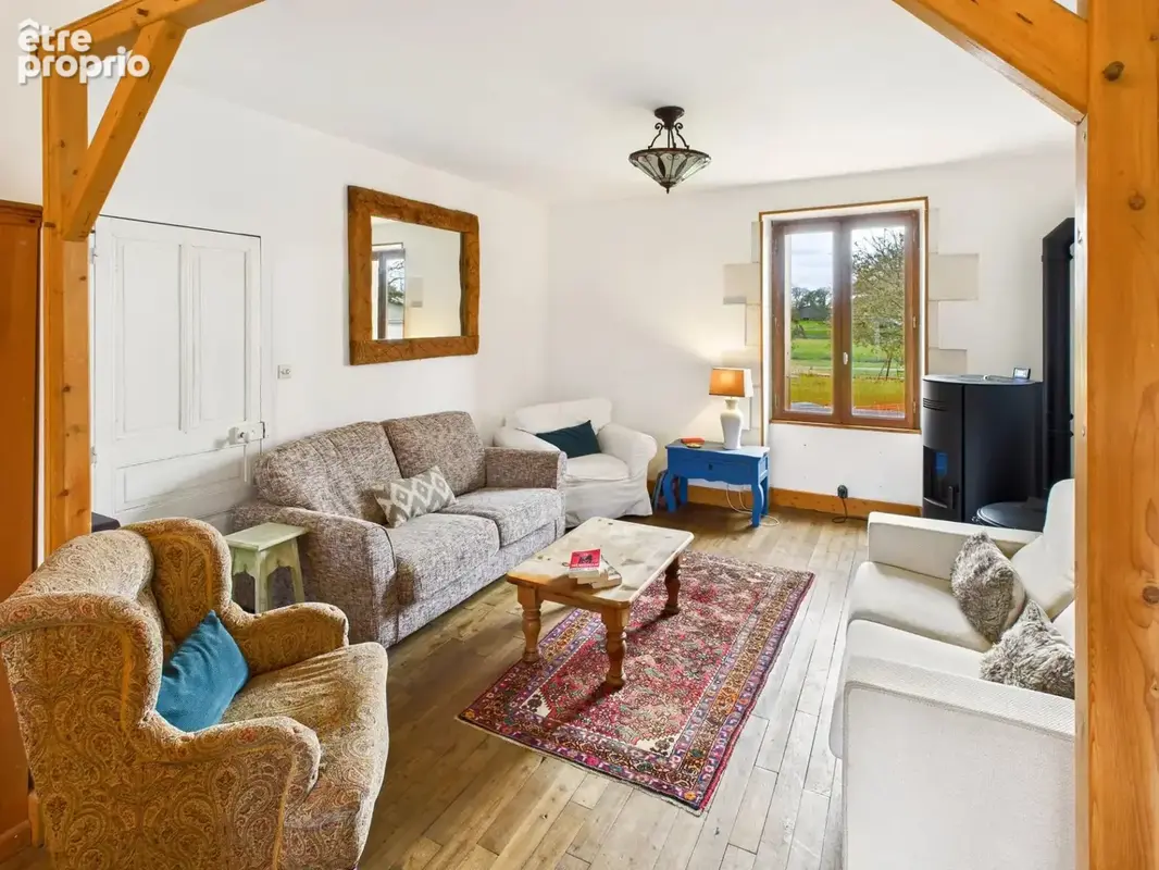 Charmante maison familiale bien présentée au cœur d'un village recherché - photo 3