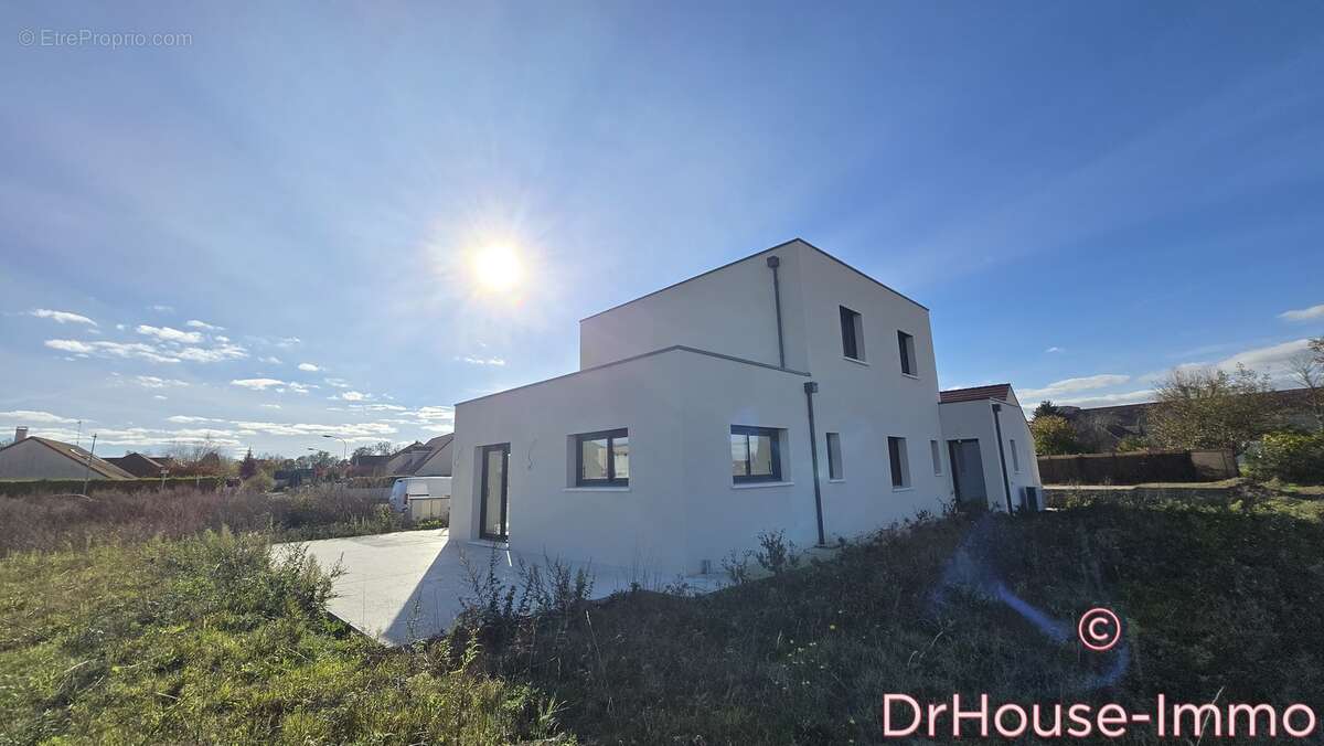 Maison à SAINT-JULIEN