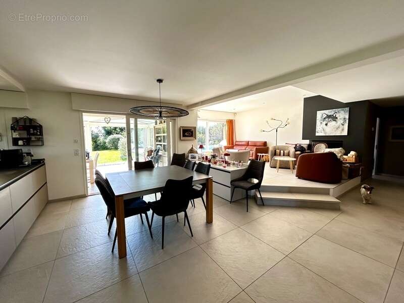 Maison à CONTAMINE-SUR-ARVE