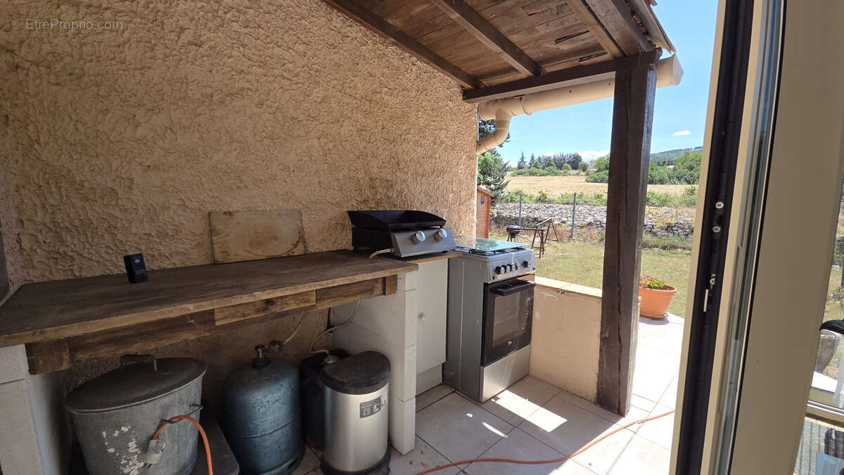 Maison familiale de 140 m2 sur grand terrain clos   Saint-Christol - photo 10
