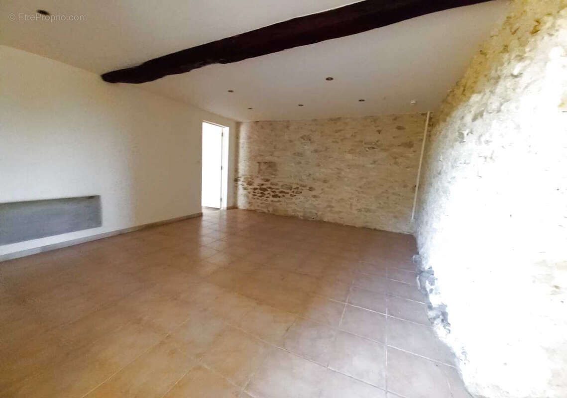 Maison à MONTAIGU-DE-QUERCY