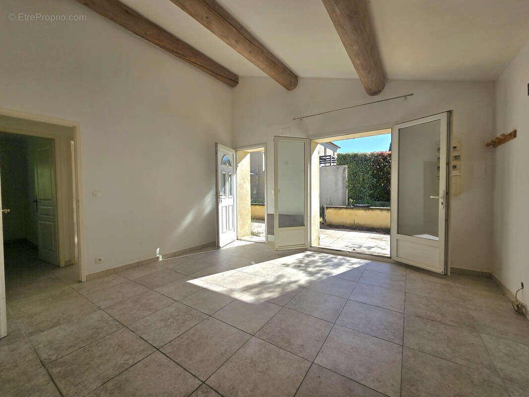 Maison à L'ISLE-SUR-LA-SORGUE