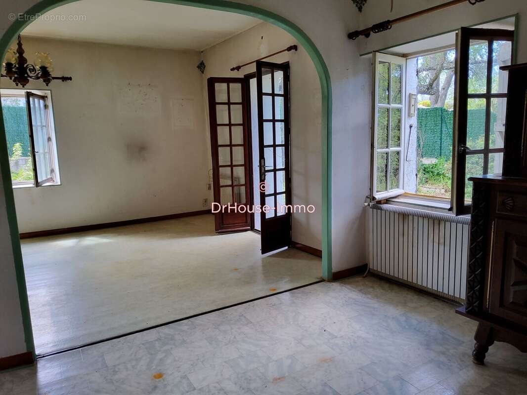 Maison à VEZENOBRES