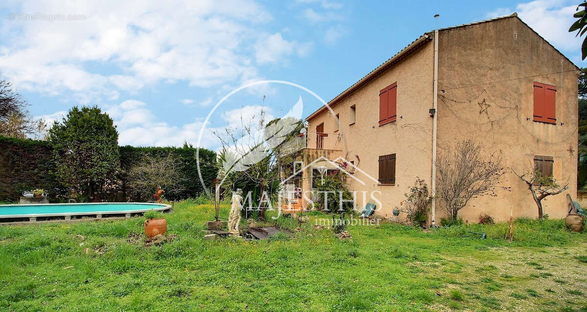 Maison à rénover de 150 m2, terrain au calme de 1872 m2 - photo 9