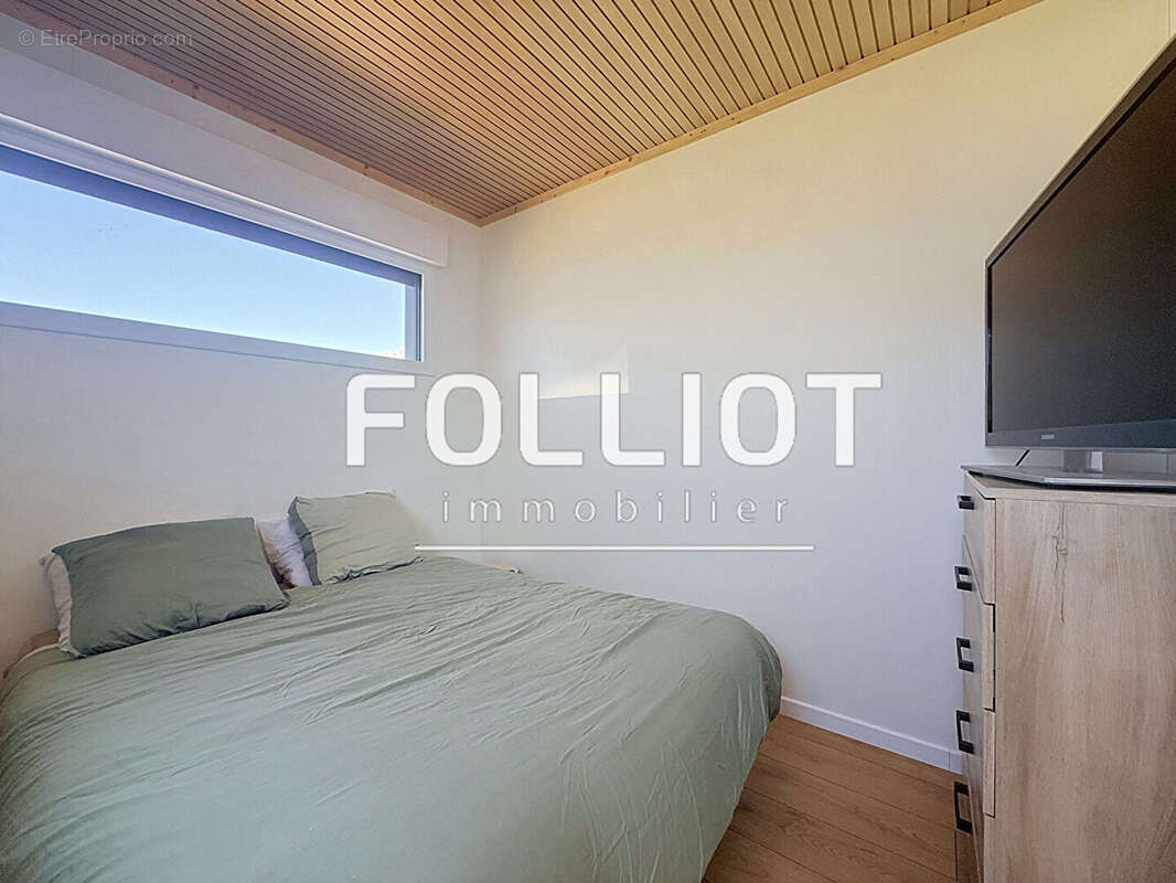 A Vendre Maison de plain-pied à Saint Georges de la Rivière - photo 6