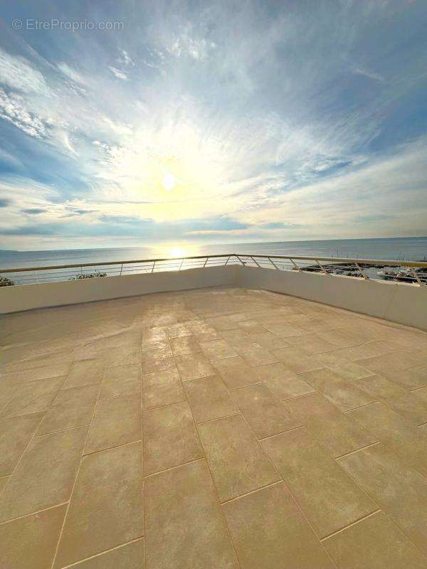 Appartement à VILLENEUVE-LOUBET