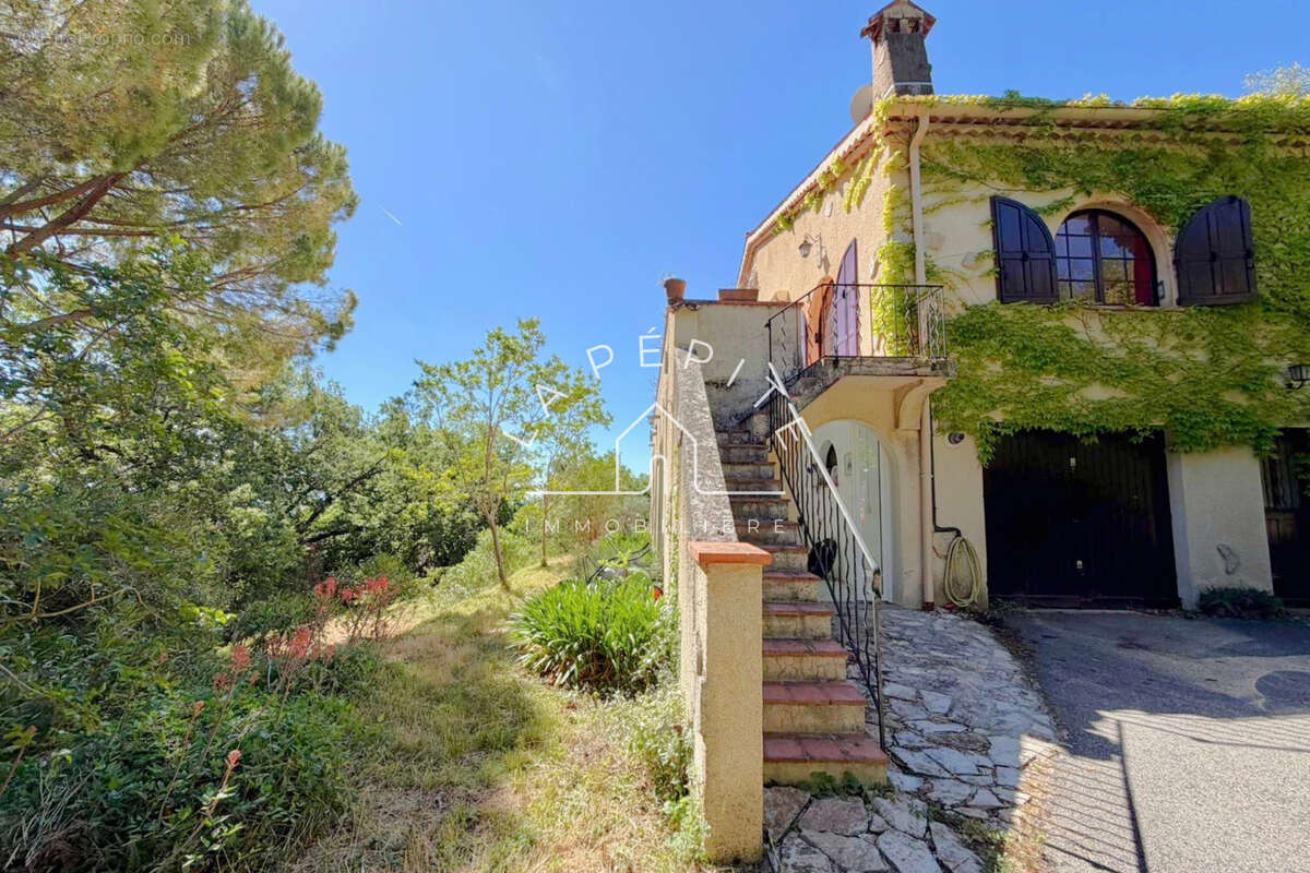 Maison à SPERACEDES
