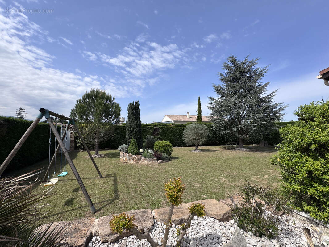 Maison à AUBERIVES-SUR-VAREZE