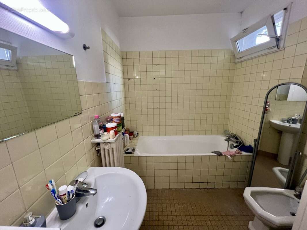 Appartement à VILLE-D&#039;AVRAY