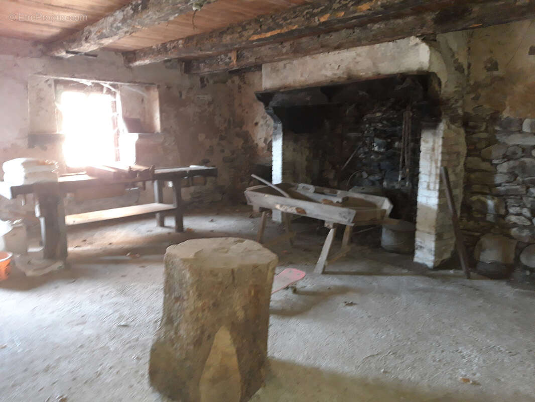 Grande grange à fort potentiel - photo 3