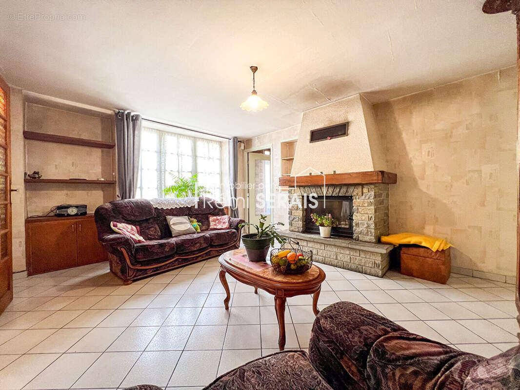 Maison à CONDE-SUR-NOIREAU