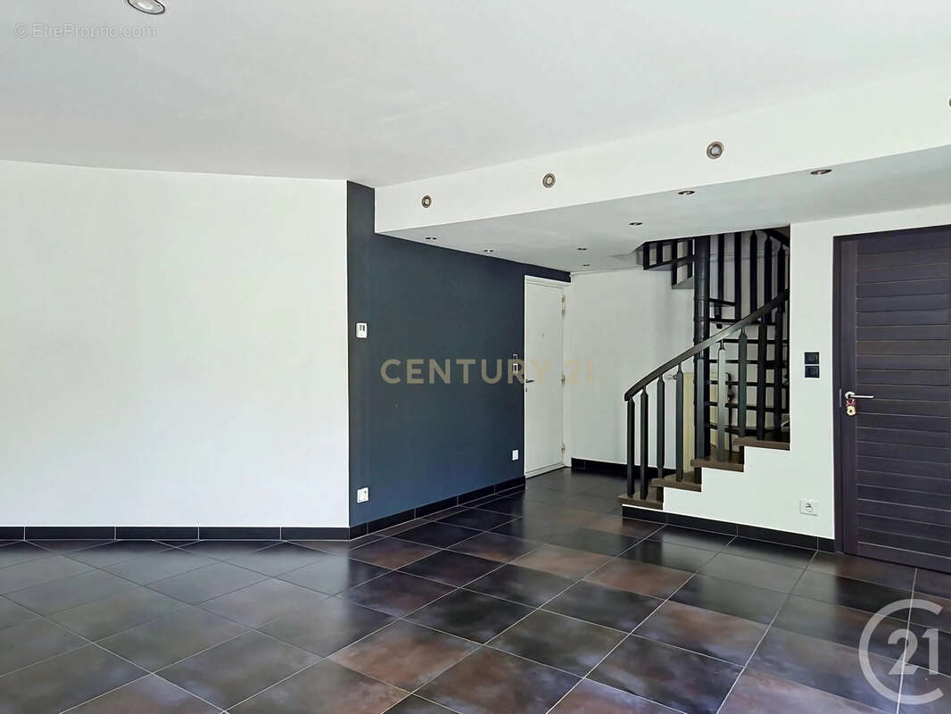 Appartement à SATHONAY-CAMP