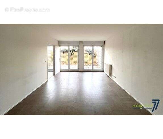 Appartement 69 m² à Magny-Le-Hongre  - photo 4