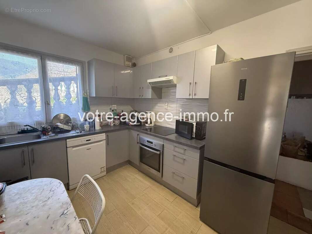 Appartement à CONTES