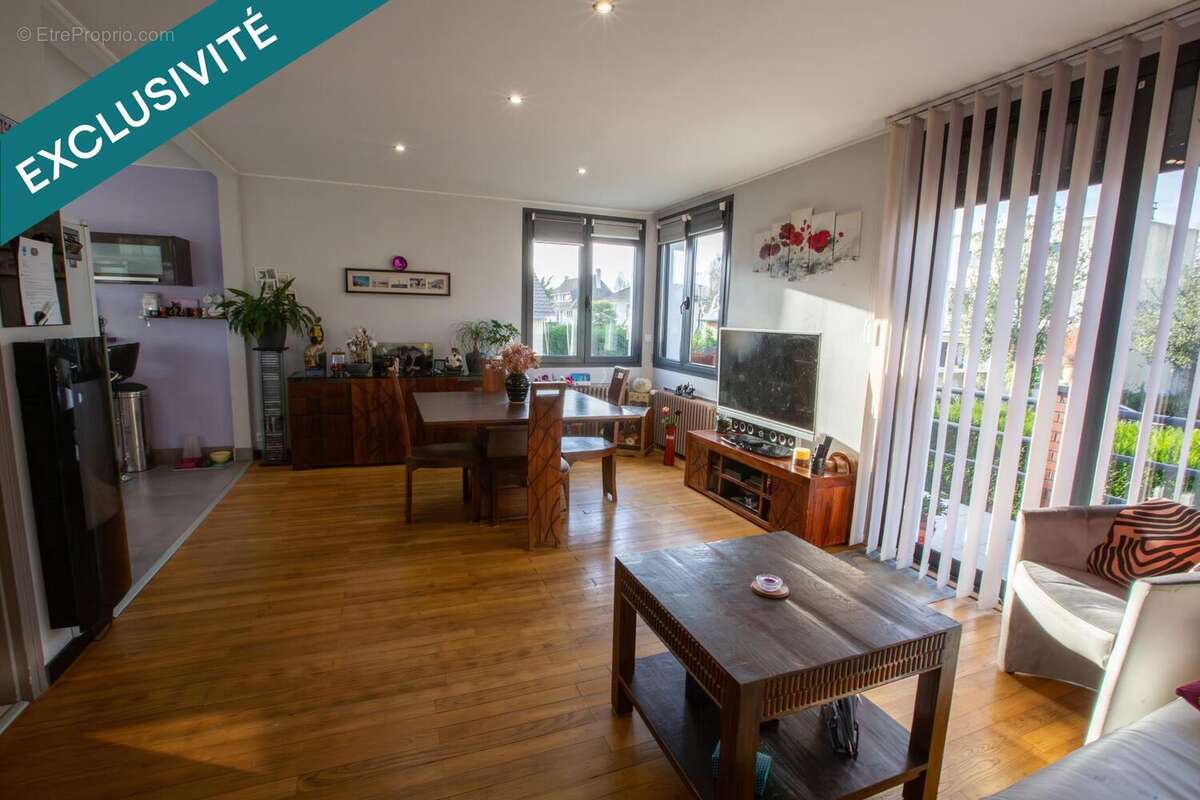 Photo 4 - Maison à LE MESNIL-SAINT-DENIS