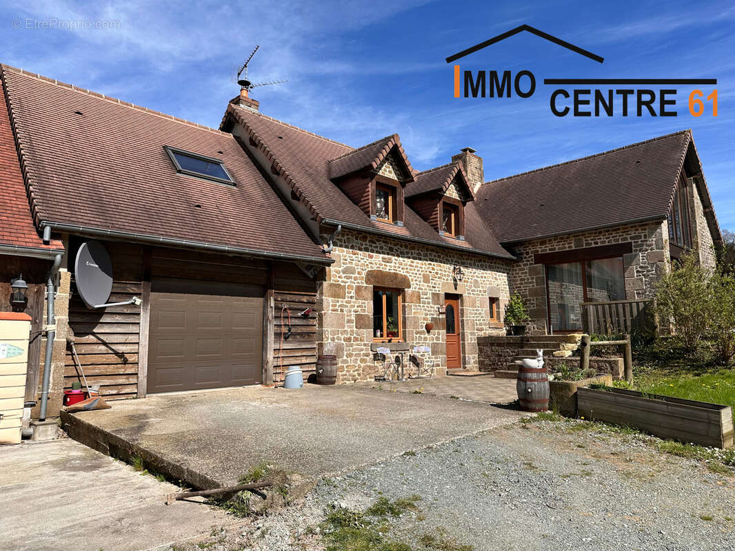 Maison d'architecte 5 chambres et un gîte de 64m2 sur un terrain de 5527m2 arboré. - photo 35