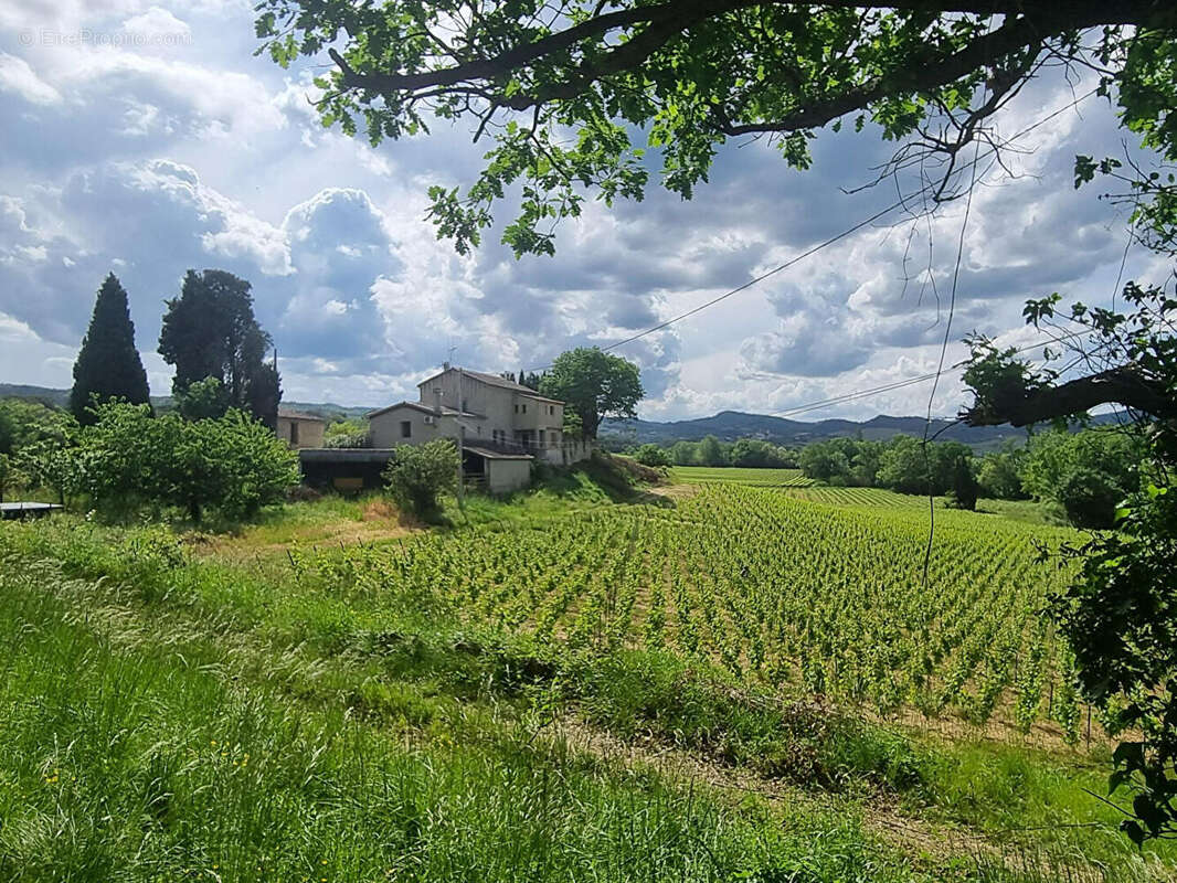Maison à AJAC