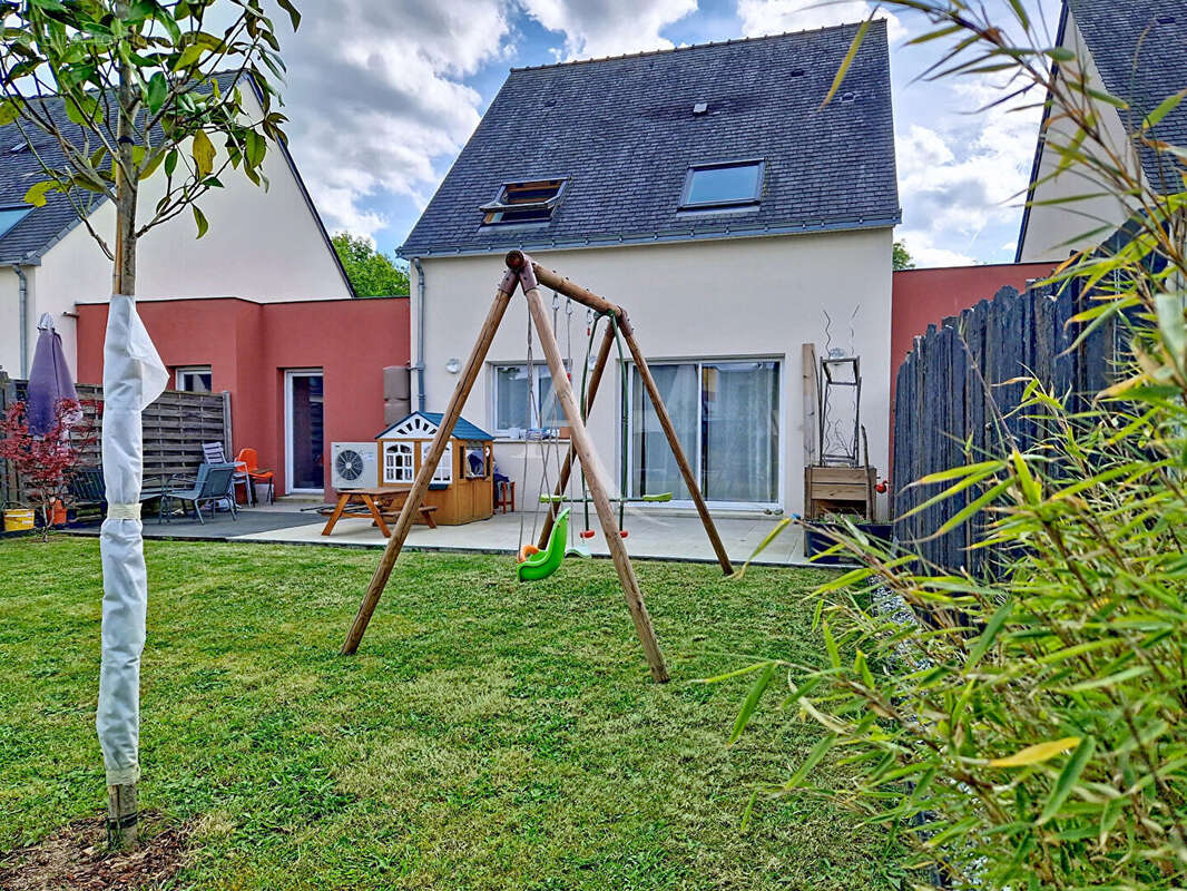 Maison à SAINT-BARTHELEMY-D'ANJOU
