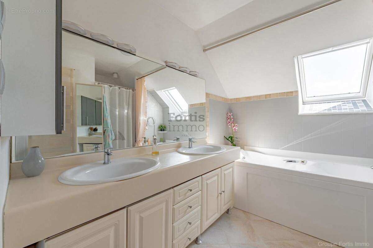 Maison à BOISSISE-LE-ROI