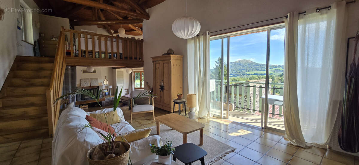 Maison à TOURZEL-RONZIERES