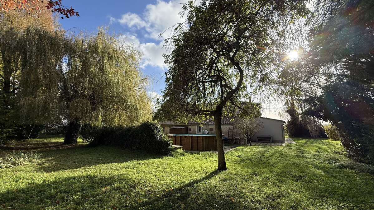 Maison à MORTAGNE-SUR-GIRONDE