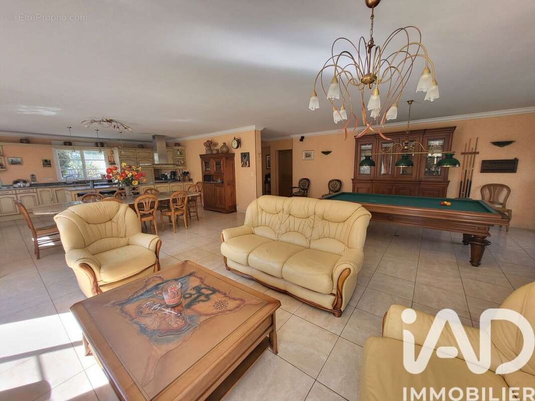Maison 353 m² à Valleres  - photo 5